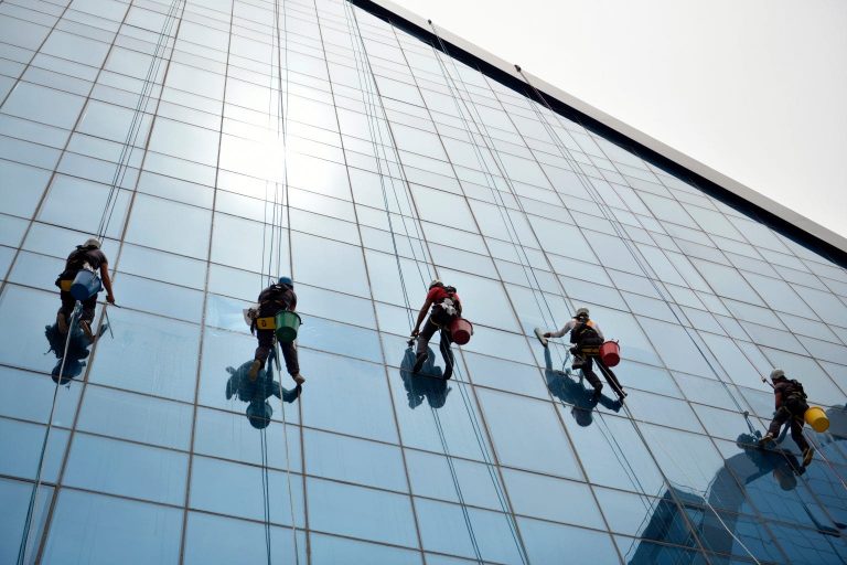 How Rope Access Teams Clean Hard-to-Reach Panes Safely